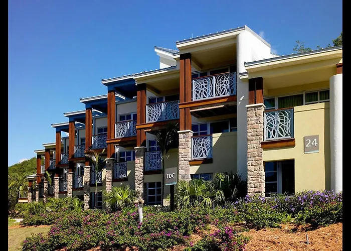 Beautiful Resort Setting With Amazing Amenities In This Studio Apt